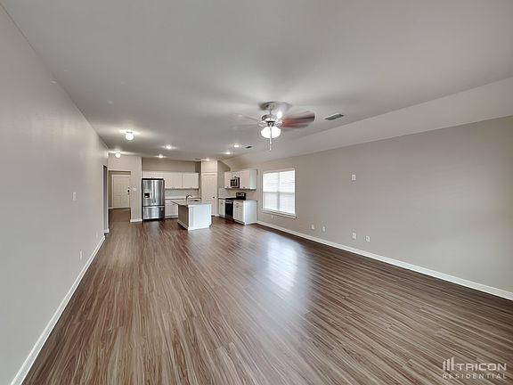 3rd image of 214 Greenhill St