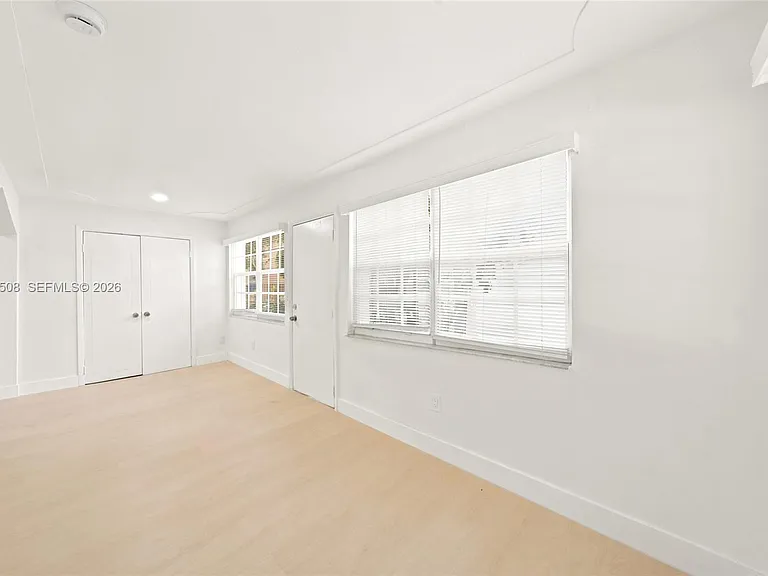 121 NE 56th St #3 — Photo 4