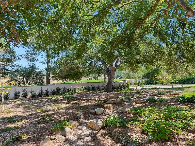 525 Las Palmas Dr — Photo 33