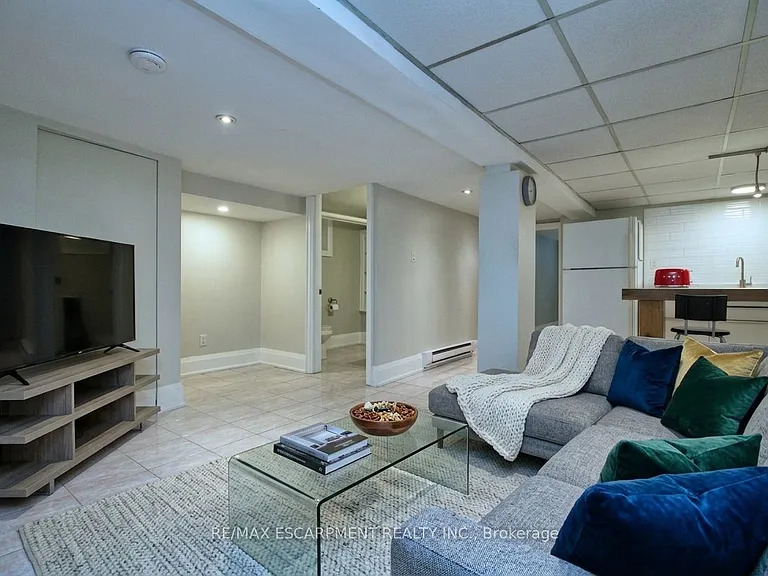 70 Spadina Ave #3 — Photo 7