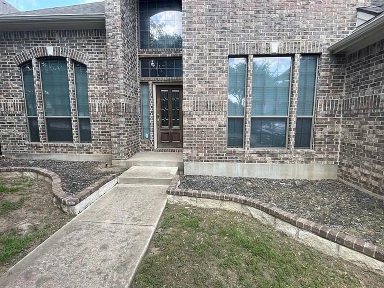 1504 Fieldstone St — Photo 1