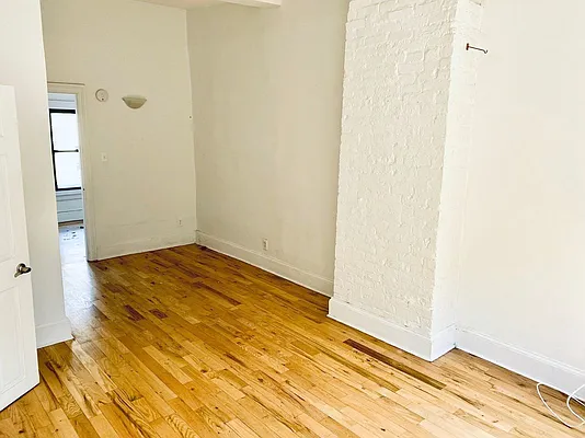 Rented by REAL New York | media 12