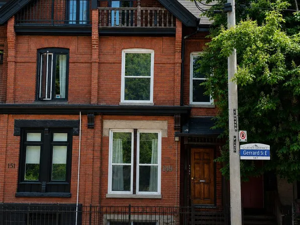 149 Gerrard St E Unit 1, Toronto, ON M5A 2E4