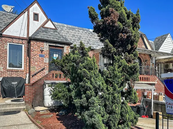 54-51 80th St, Elmhurst, NY 11373