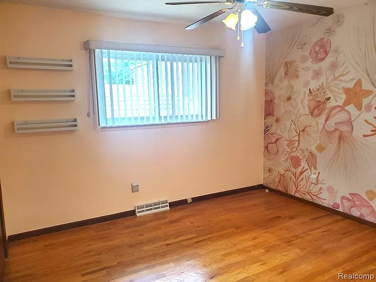 37515 Agar Dr — Photo 15