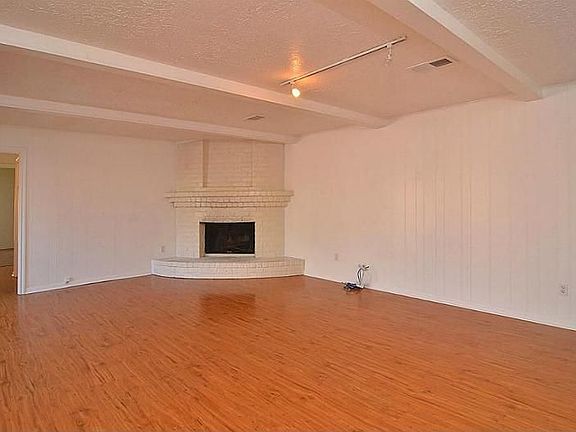 4th image of 15807 Bougainvilla Ln