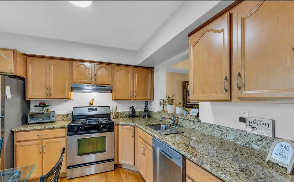3 bed, 1543 sqft, $3,700 — Photo 4