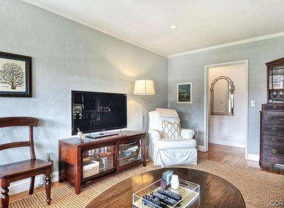 5th image of 364 Broadway