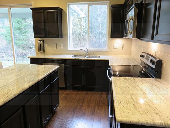 3rd image of 1204 Daffodil Ave NE