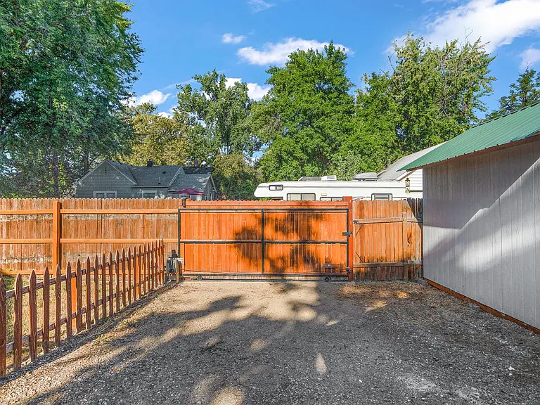 4426 W Irving St — Photo 35