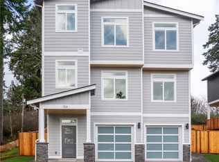 104 Blackfish Ct, Bremerton, WA 98310