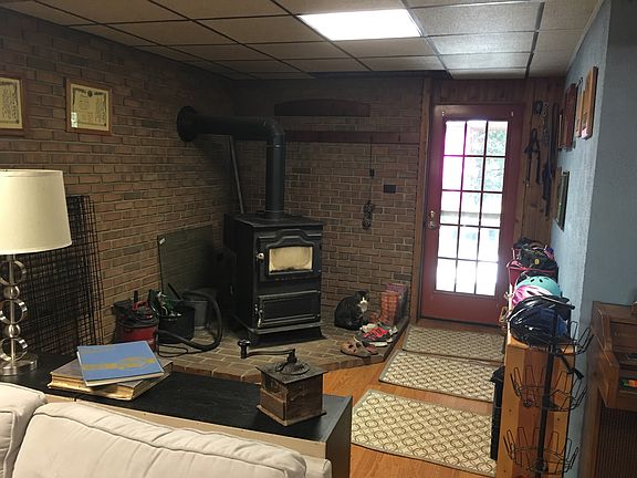 Lower Level Coal Stove/Entry