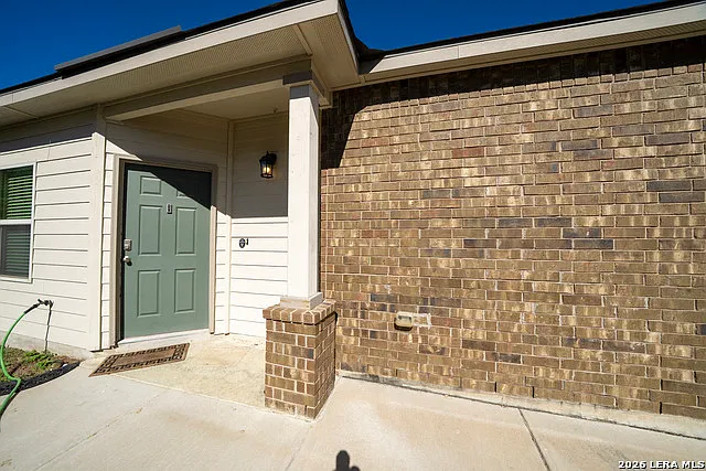 3 bed, 2.0 bath, 1235 sqft, $1,700 — Photo 4