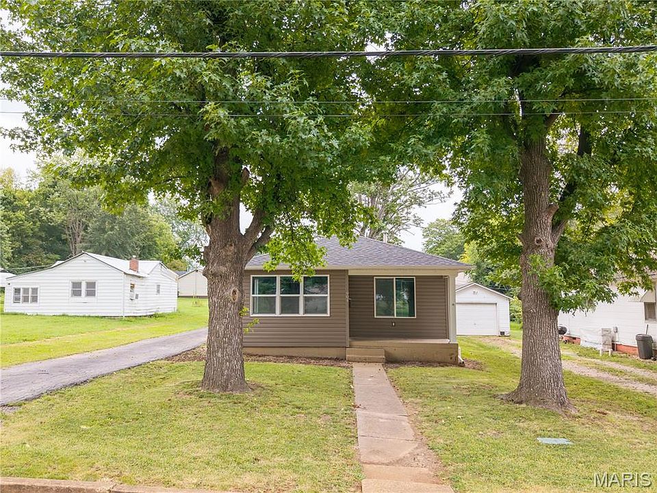 1st image of 904 N Middle St