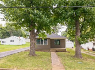 904 N Middle St, Farmington, MO 63640