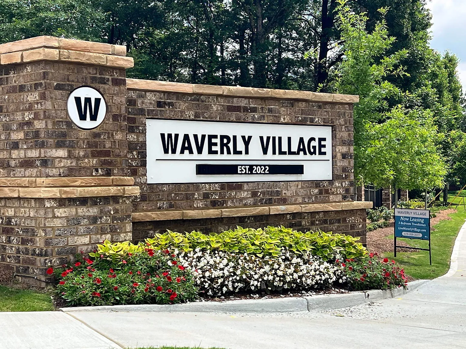 Waverly Village — Photo 1