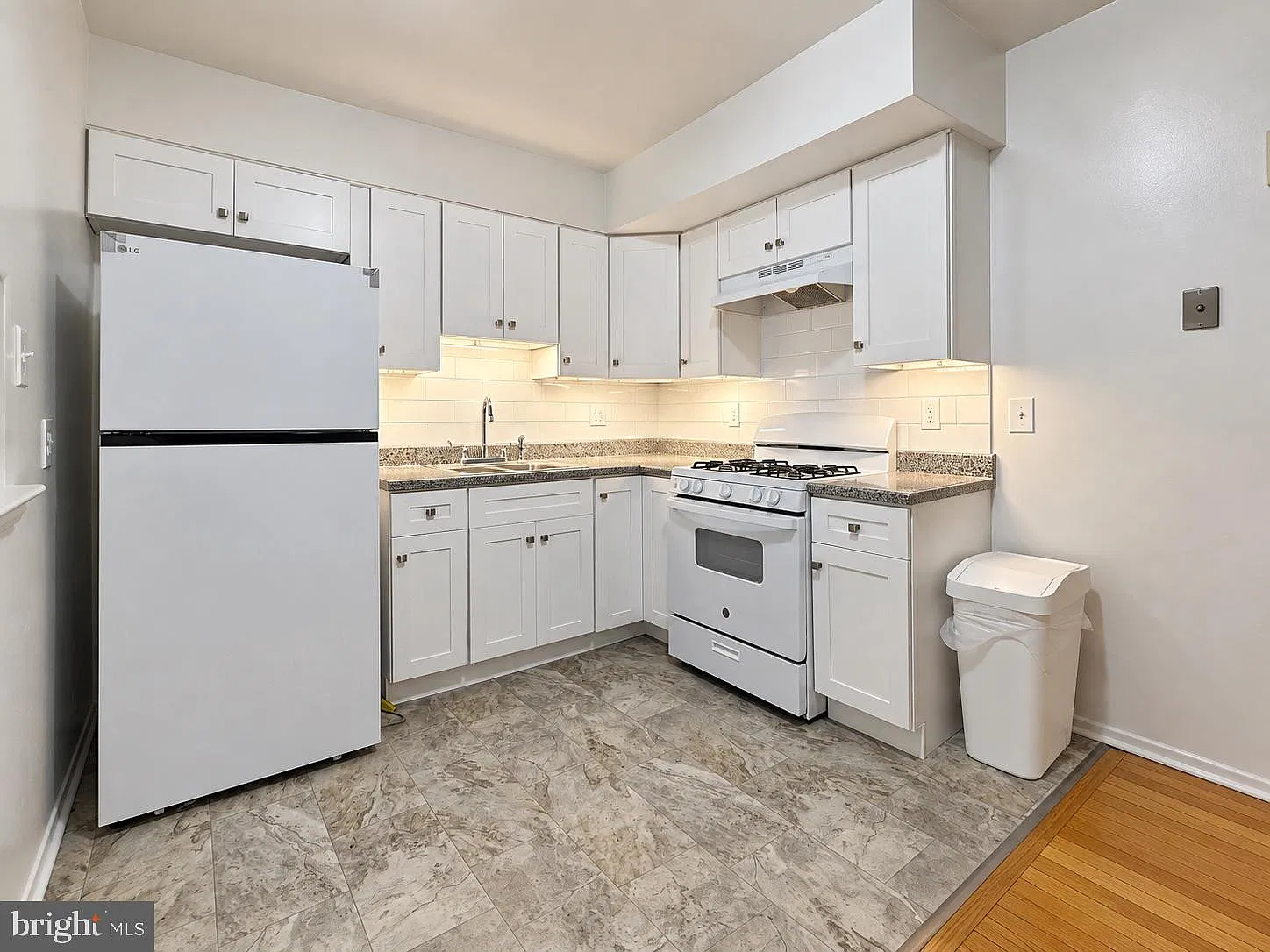 1 bed, 1.0 bath, 589 sqft, $1,300 — Photo 1
