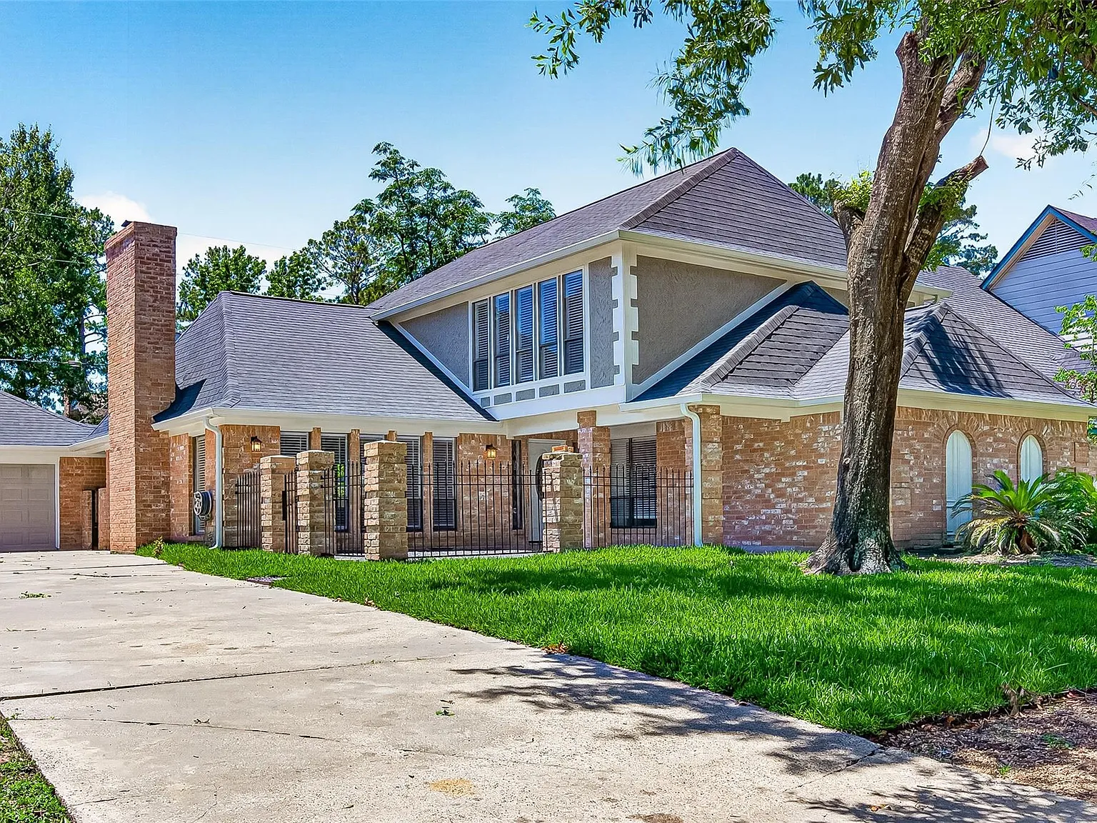4 bed, 2.5 bath, 2847 sqft, $2,550 — Photo 2