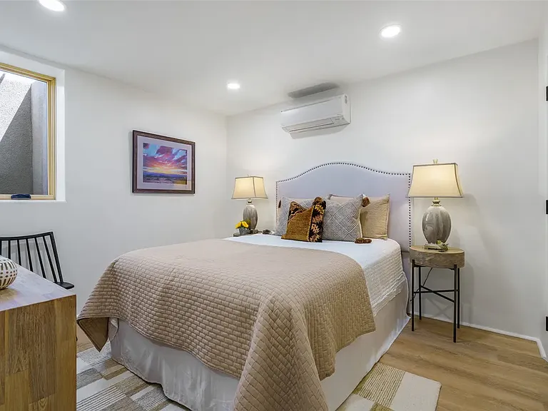1315 Old Pecos Trl #C — Photo 3
