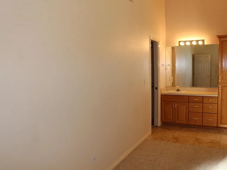 210 N Mall Dr #129 — Photo 12