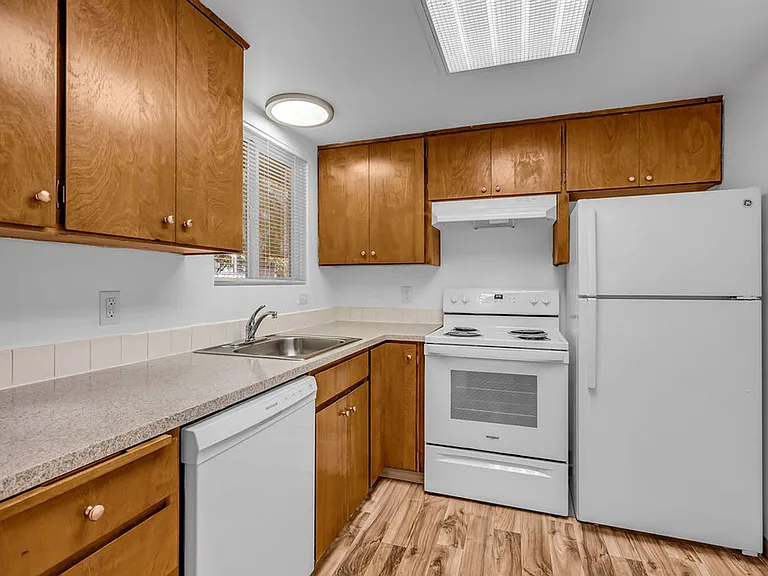 Kingcity Apartments — Photo 59