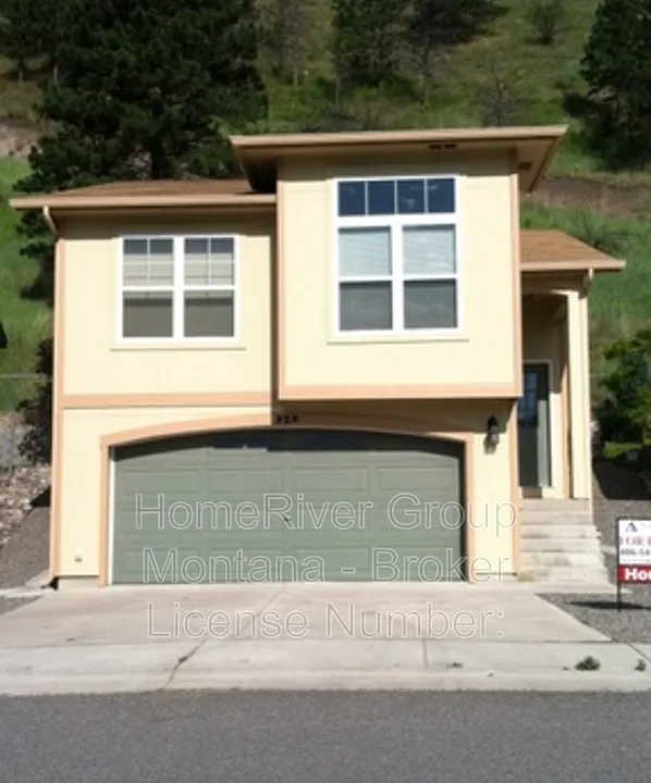 929 Discovery Way
