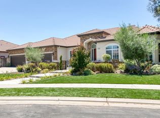 1558 N Oxford Ave, Clovis, CA 93619