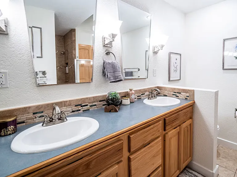3915 Goodell Ln — Photo 25