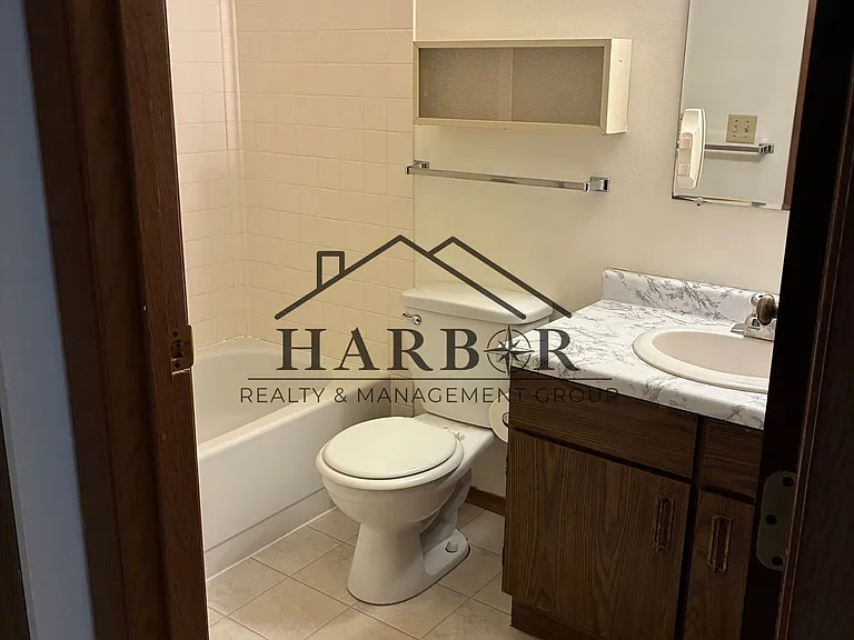 Valley View Apartments — Photo 6