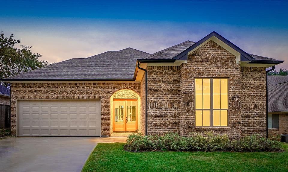 1st image of 237 Blue Hill Dr