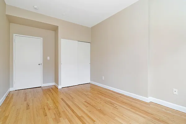 Rented by REAL New York | media 11