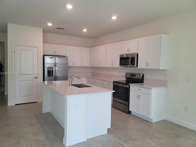 10005 W Verona Cir — Photo 8