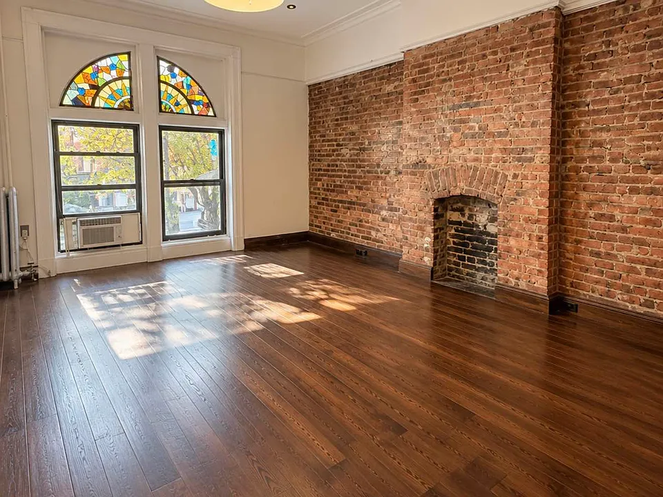 356 Lafayette Ave #1E