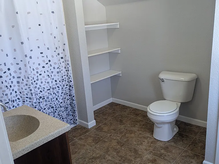 536 Metomen St — Photo 11
