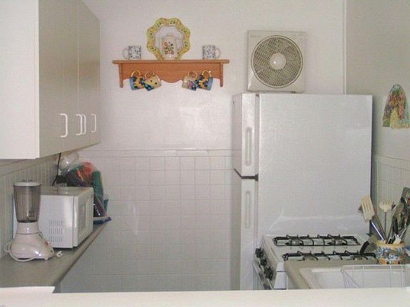 4th image of 3155 Lexington Ave #7A