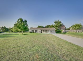 150 Barry Ln, Azle, TX 76020