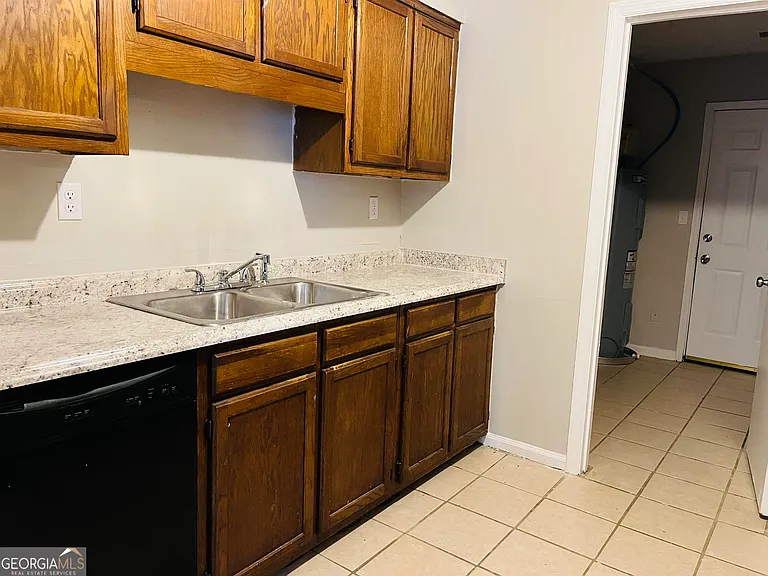 145 Pine Ter #155 — Photo 9