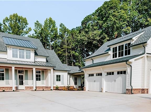 2nd image of 217 Chariot Ct