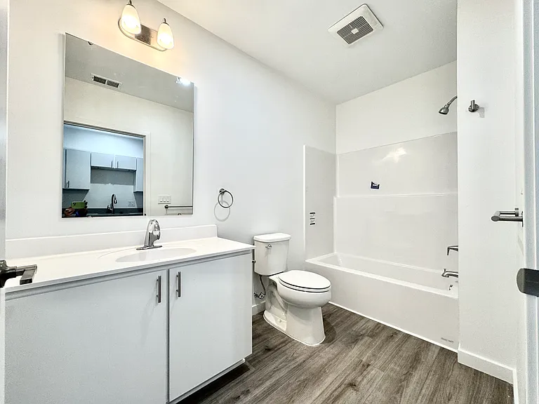 915 N Broad St #414 — Photo 7