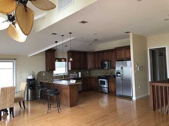 3rd image of 105 Roman Ave Fl 2nd