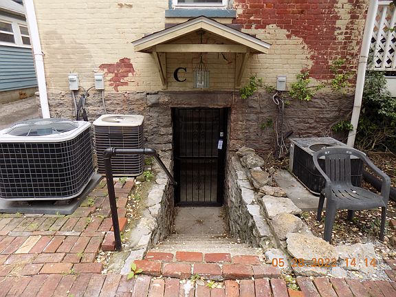 2nd image of 566 W Short St APT C