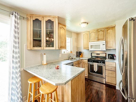 5th image of 10057 S Marble St