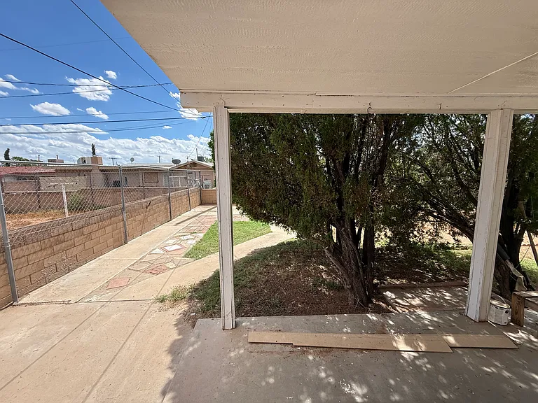 5012 Royal Dr — Photo 17