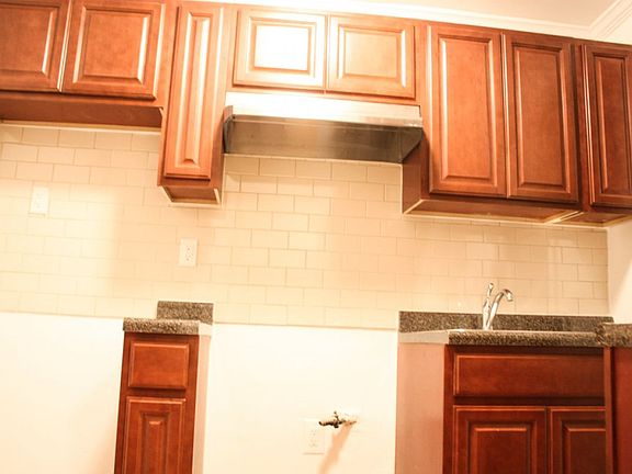 5th image of 246 W 150th St APT 4E