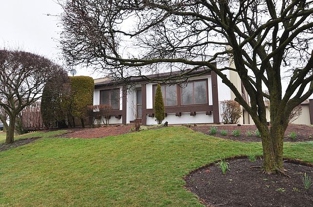 1st image of 2 Cherrywood Ct