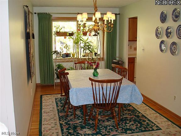 3rd image of 8489 Oxford Dr