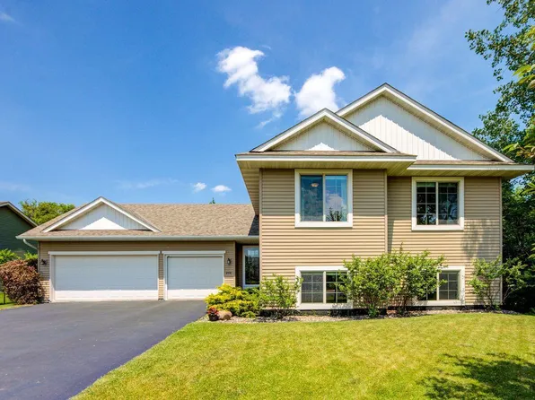 6516 204th St N, Forest Lake, MN 55025