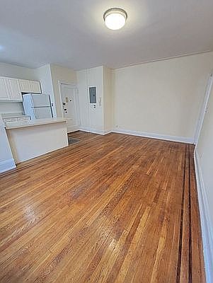 4th image of 4339 41st St APT D4