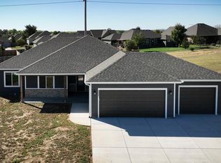 2522 Rosebud Ln, Salina, KS 67401