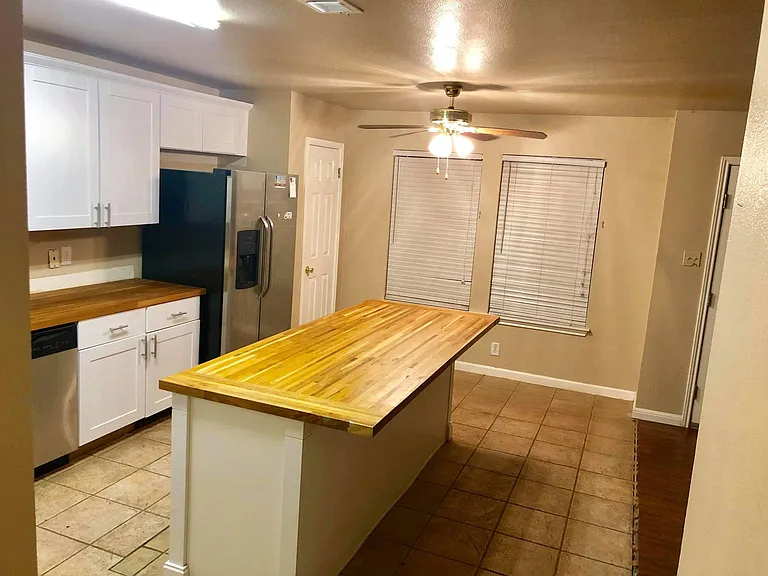 7246 Burns Xing — Photo 15